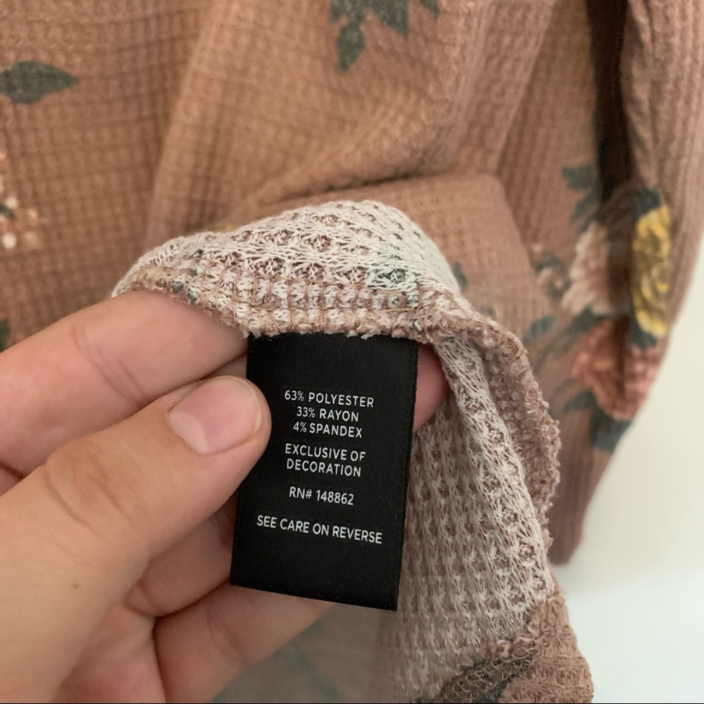 ๐ torrid Waffle Lace Detail Blouse - Picture 13 of 14